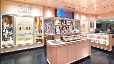 gucci perfume shop